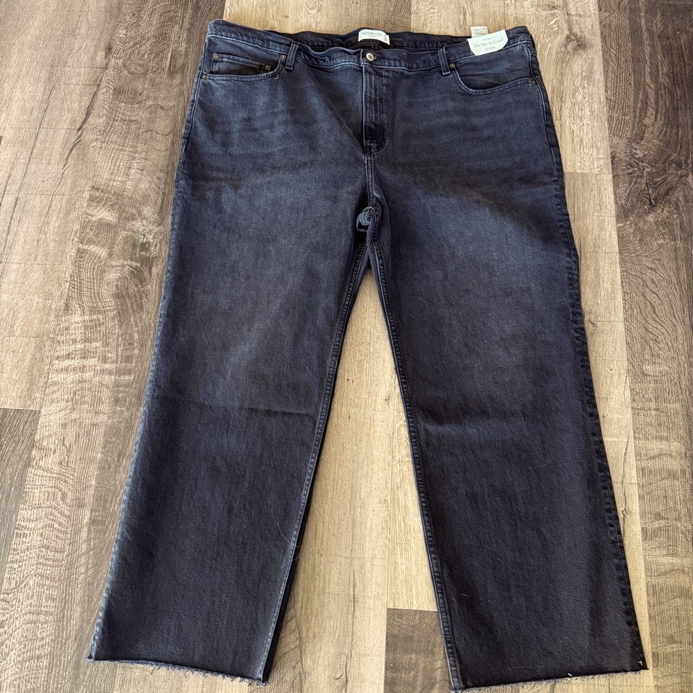 BNWT Abercrombie & Fitch The 90’s Relaxed Jean High Rise Black Size 37